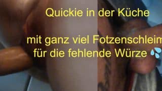 Feuchter Quicky in der Küche [SexSlaveSandy]