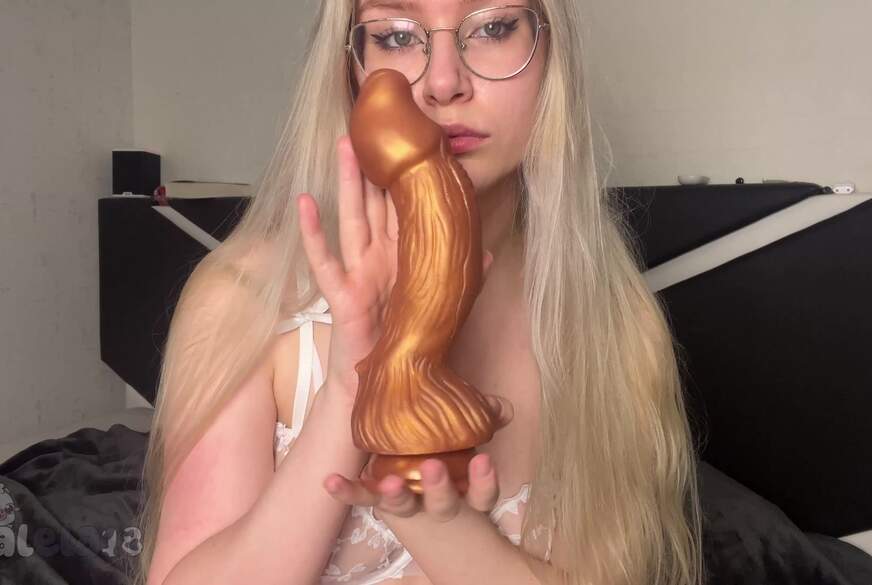 Ist das Dildo zu groß zum blasen? [realela18]