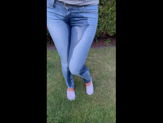 Jeanspiss von JEANS-AFFAIR auf der Gartenparty