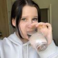 Ellie Lush: Ich trinke viel damit ich viel pissen muss