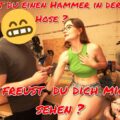 Tiny-Emily will in der Pause richtig hart gefickt werden