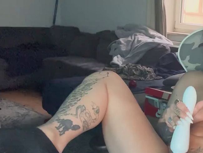 Tattoogirl kommt immer wieder! Mit Squirting von Maddie-Madness