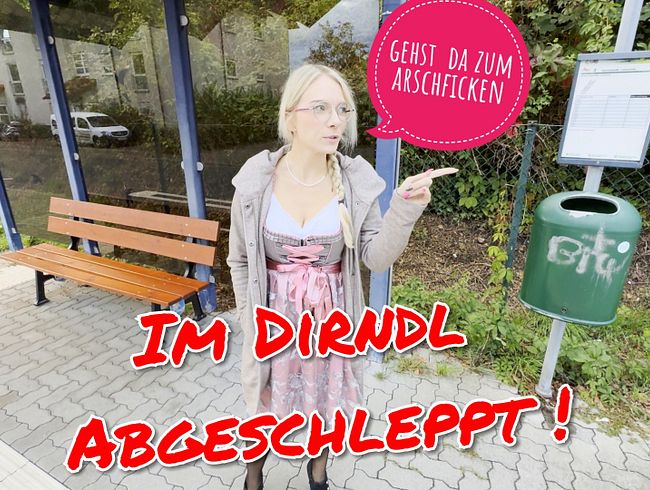 Dirndl-Luder VIVI VALLENTINE lässt sich in den Arsch ficken