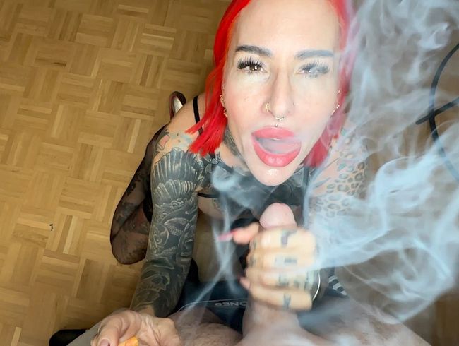 Cat Coxx @ Erotischer Smoking Blowjob