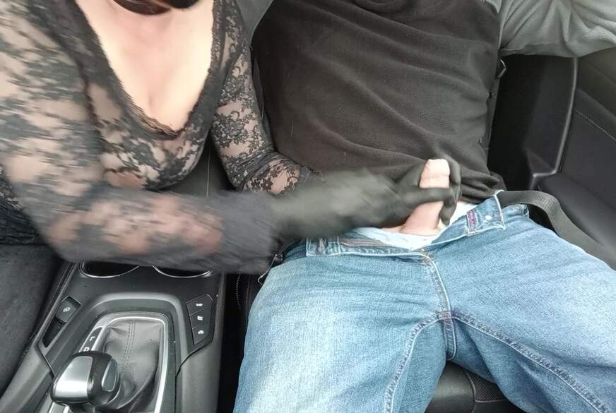 Mein 1. Blowjob mit Sperma schlucken im Auto [Lina1981]